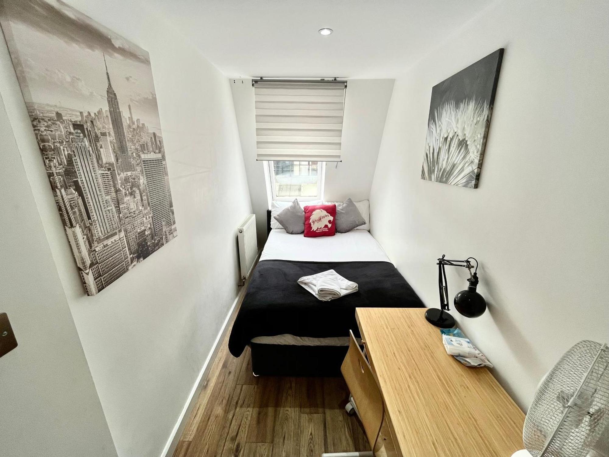 Kamilla's Zone-1 * London