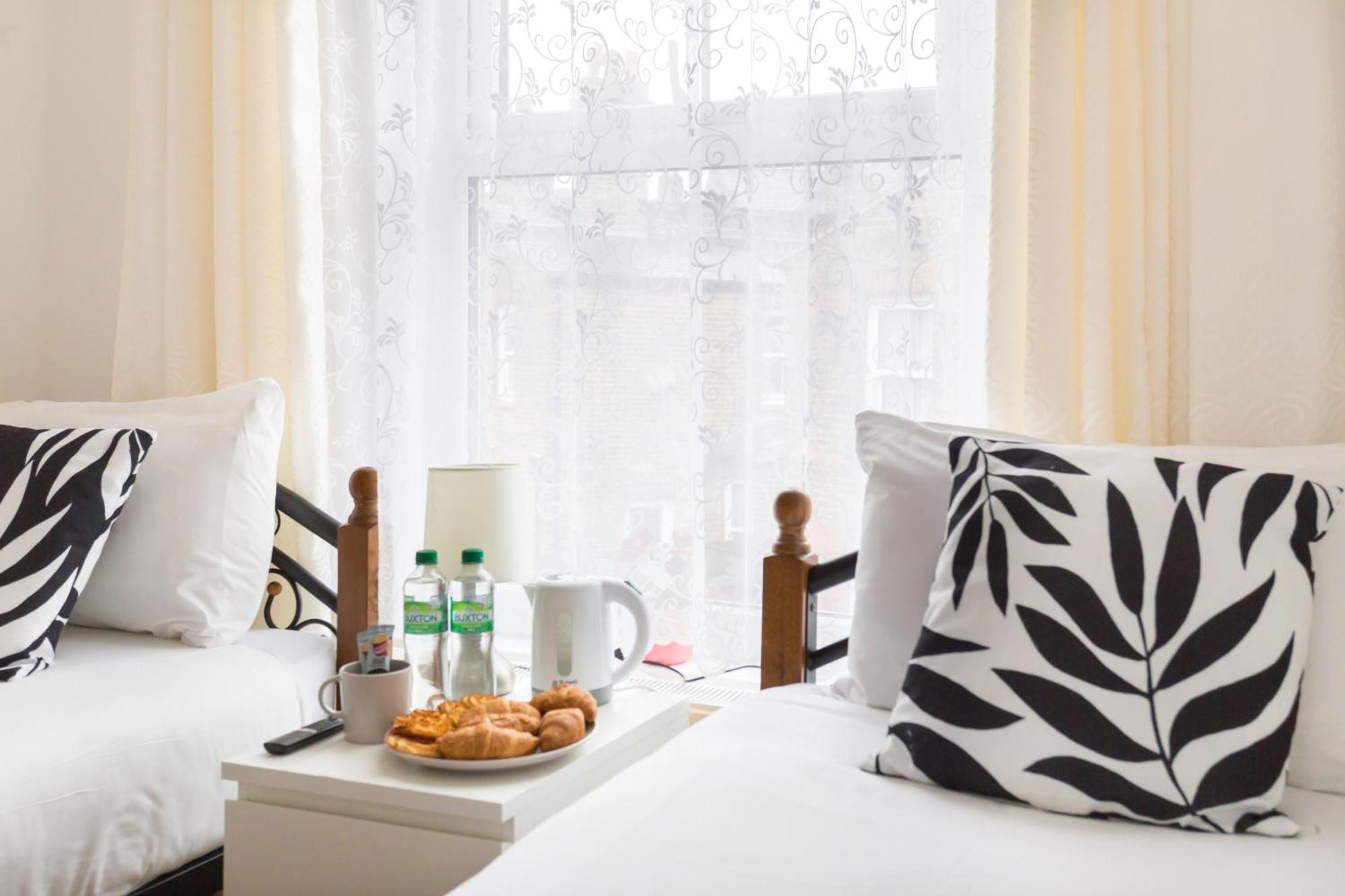 Wood Budget - Next To Mall & Metro Station - 10 Min To Center London