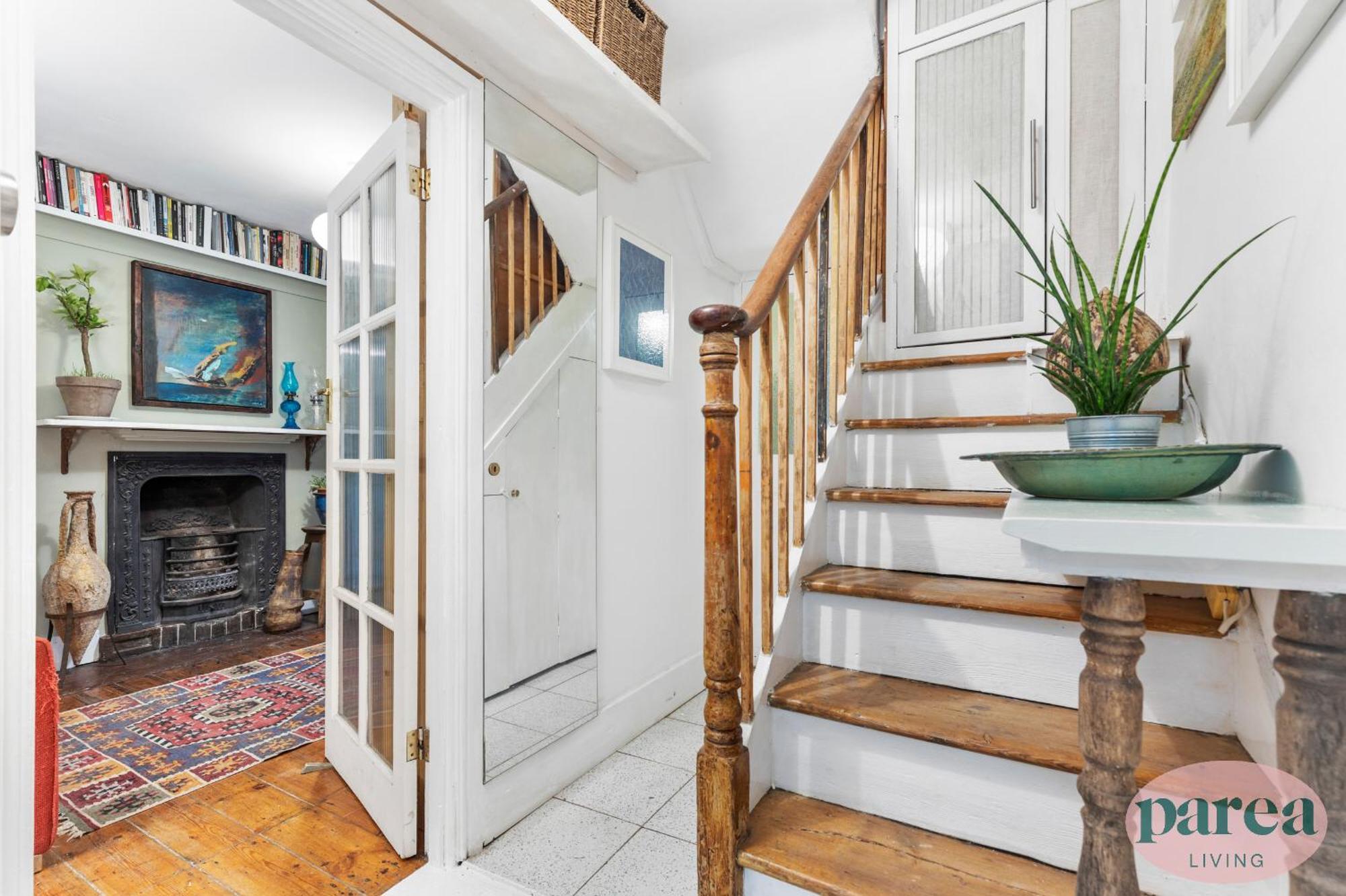 Parea Living - Cosy 1-bed Artistic Flat At Newington Apartment *