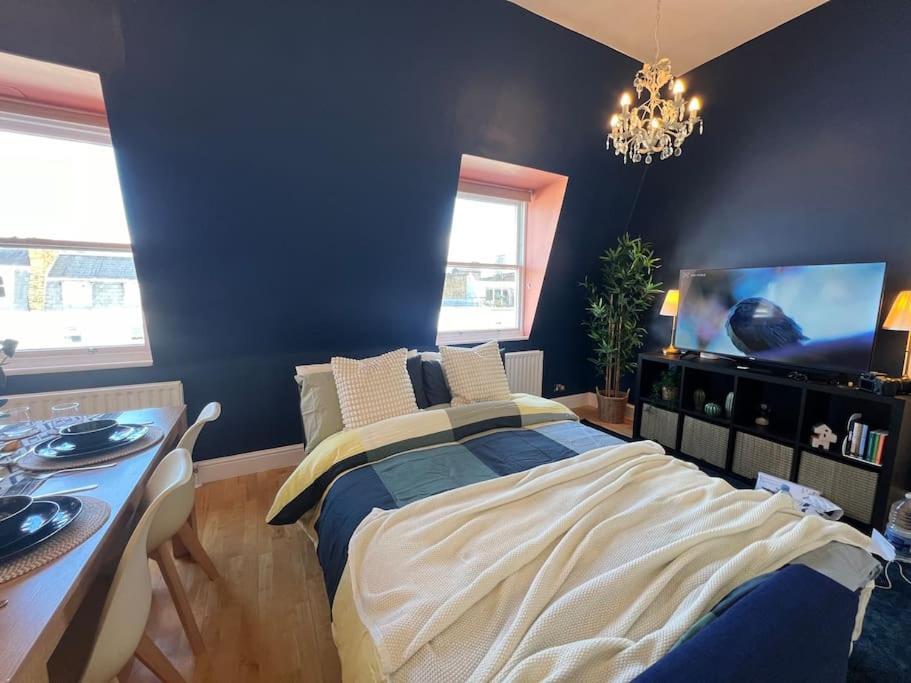Pimlico - With Views Apartment