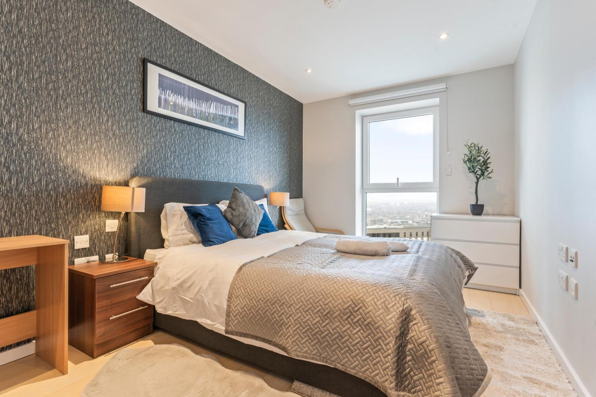 Elegant 2br Flat On 20th Floor Near Many Attractions * London