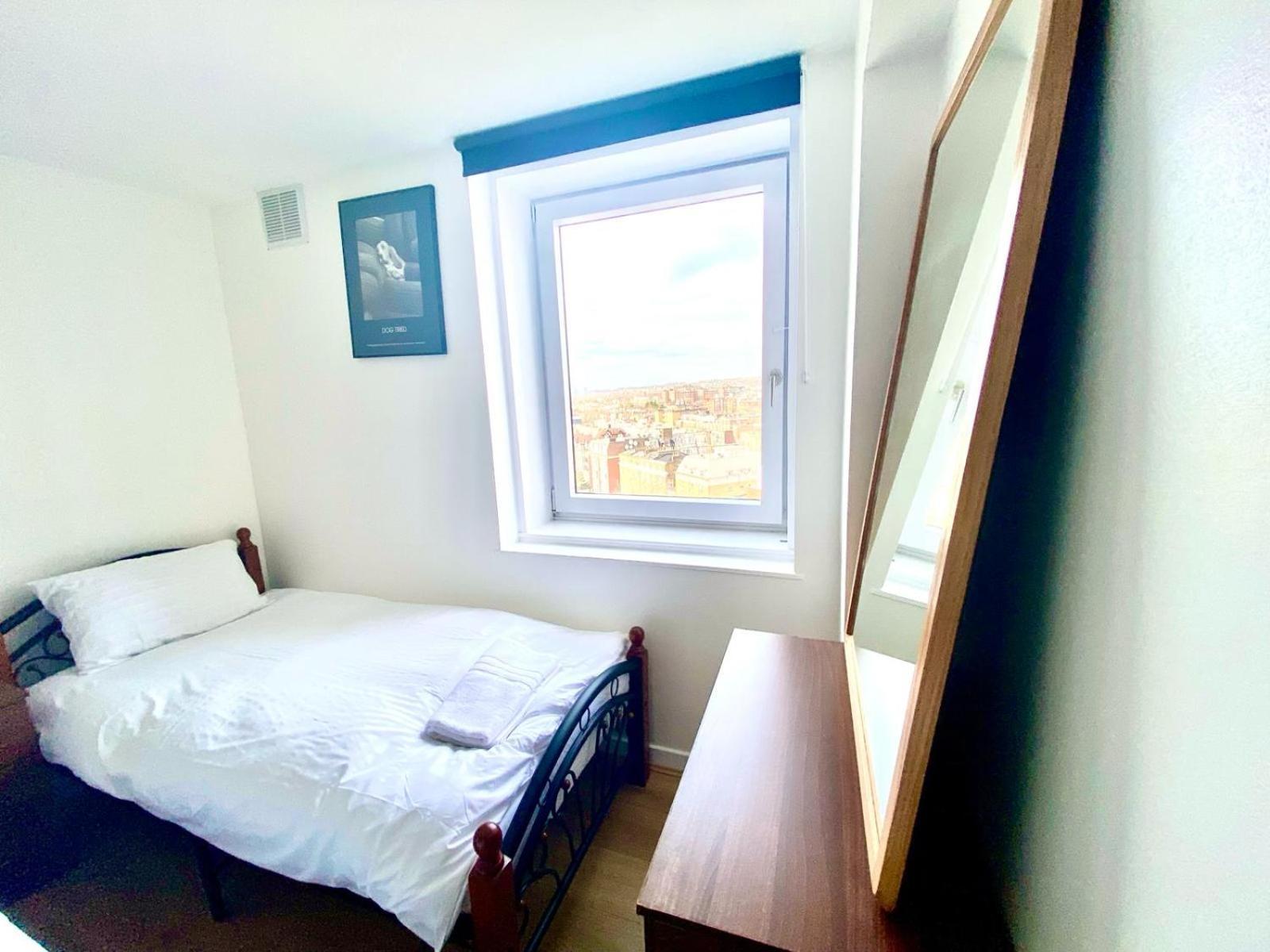 Apartment Comfy Two Bedroom Flat Edgeware Road In London