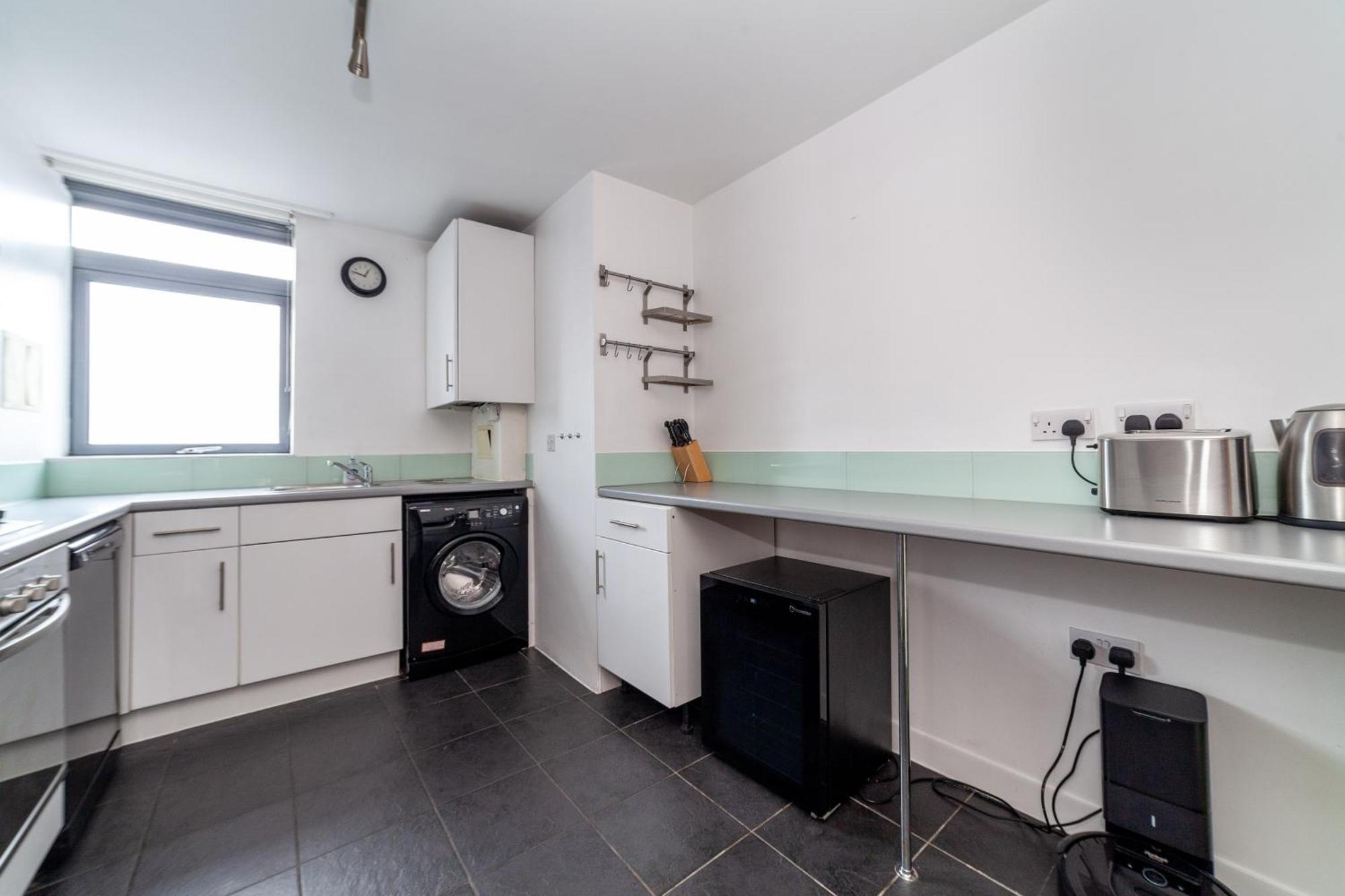 Magnificent 2 Bedroom Flat, Caledonian Road * Londen