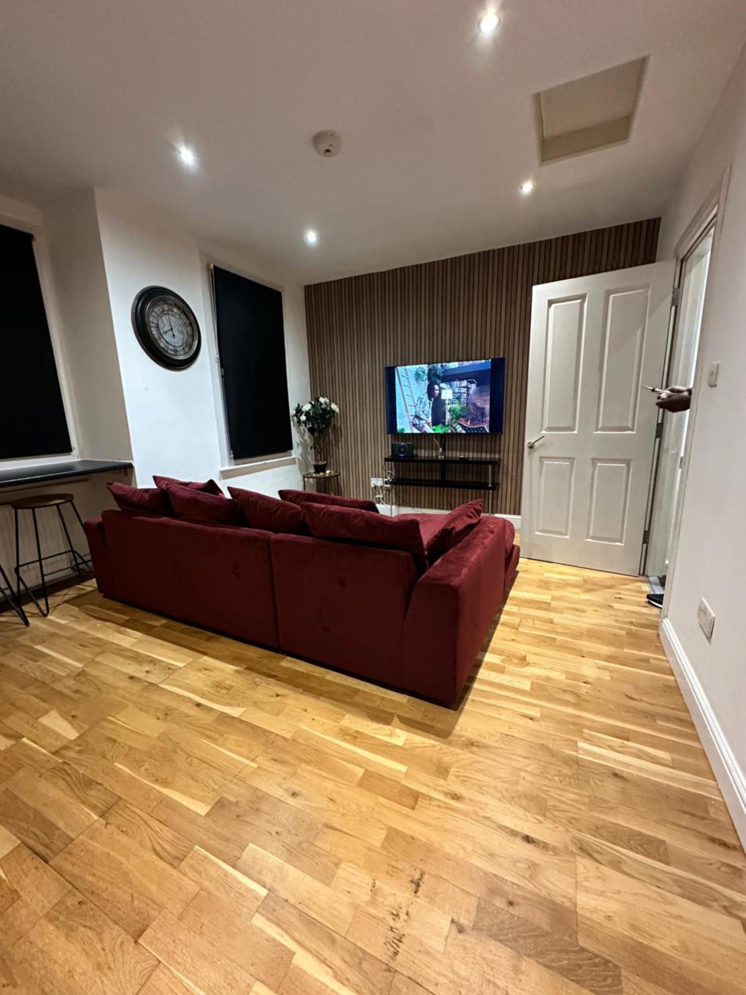 2 Bed Away From Tooting Apartment