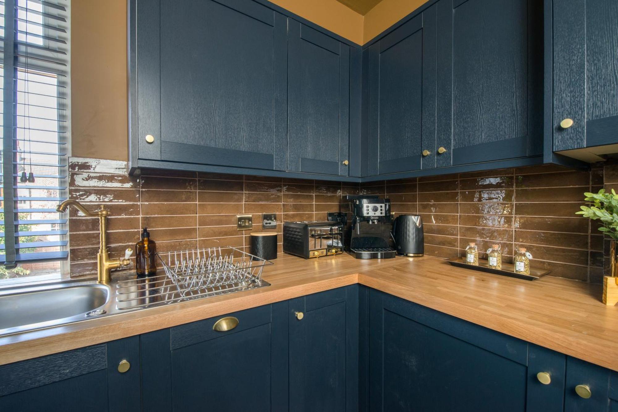 Apartment Luxury Versace 2 Bed Hot Tub Pool Table Sky Tv London