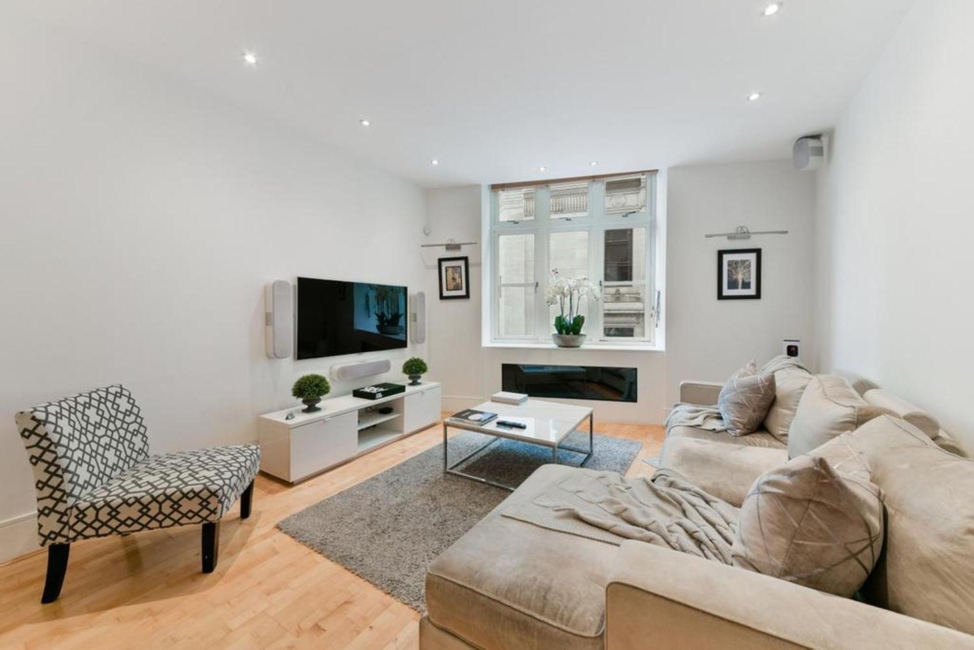Best Mayfair Location With 2 Super King Beds * London