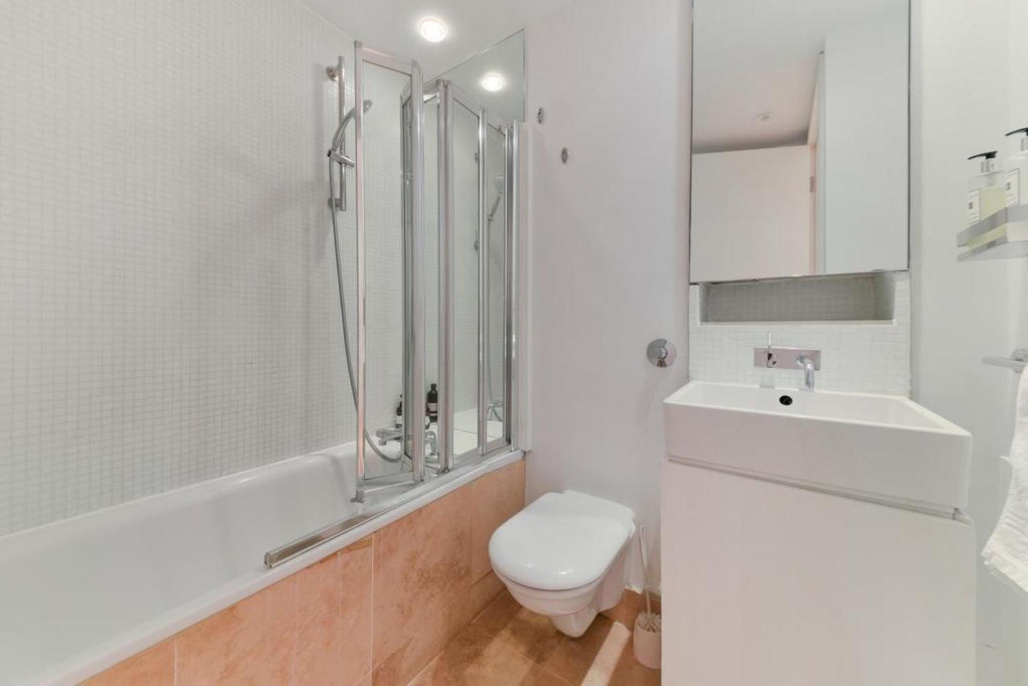 Best Mayfair Location With 2 Super King Beds Apartment