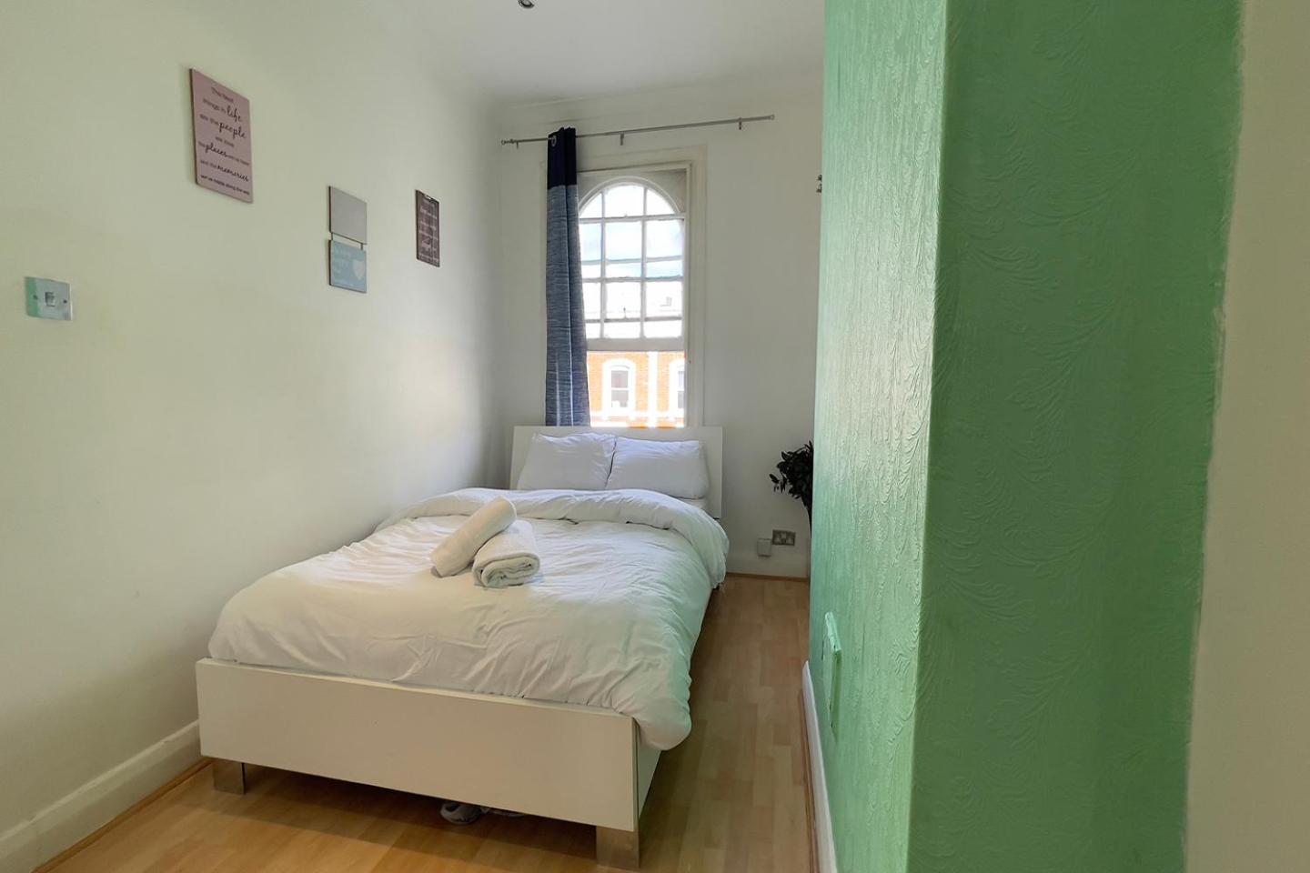 2-bedroom - Near Paddington Station & Hyde Park Apartment *