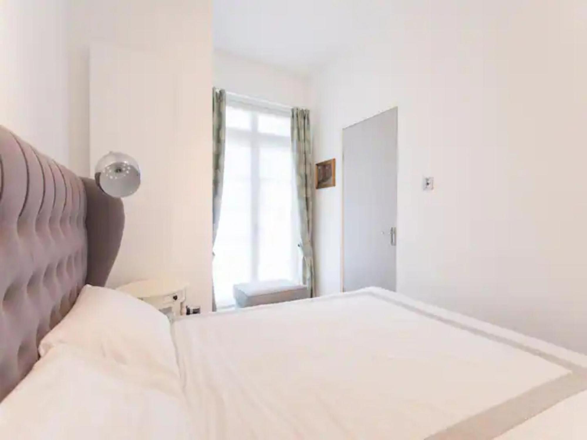 Paddington 5mins From St Mary Hospital Pass The Keys Londen