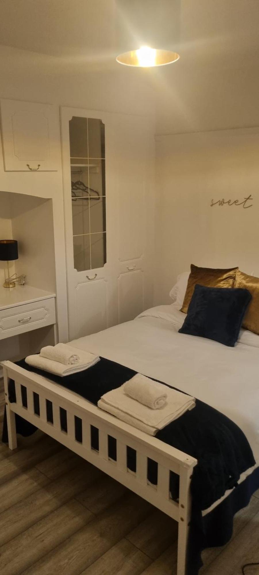 The Manor In Wembley Guest house London