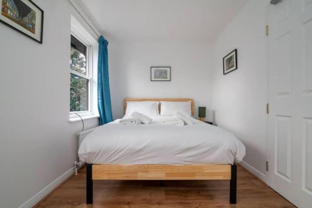 Quiet 4 Bedroom House Between Camden & Kings Cross London