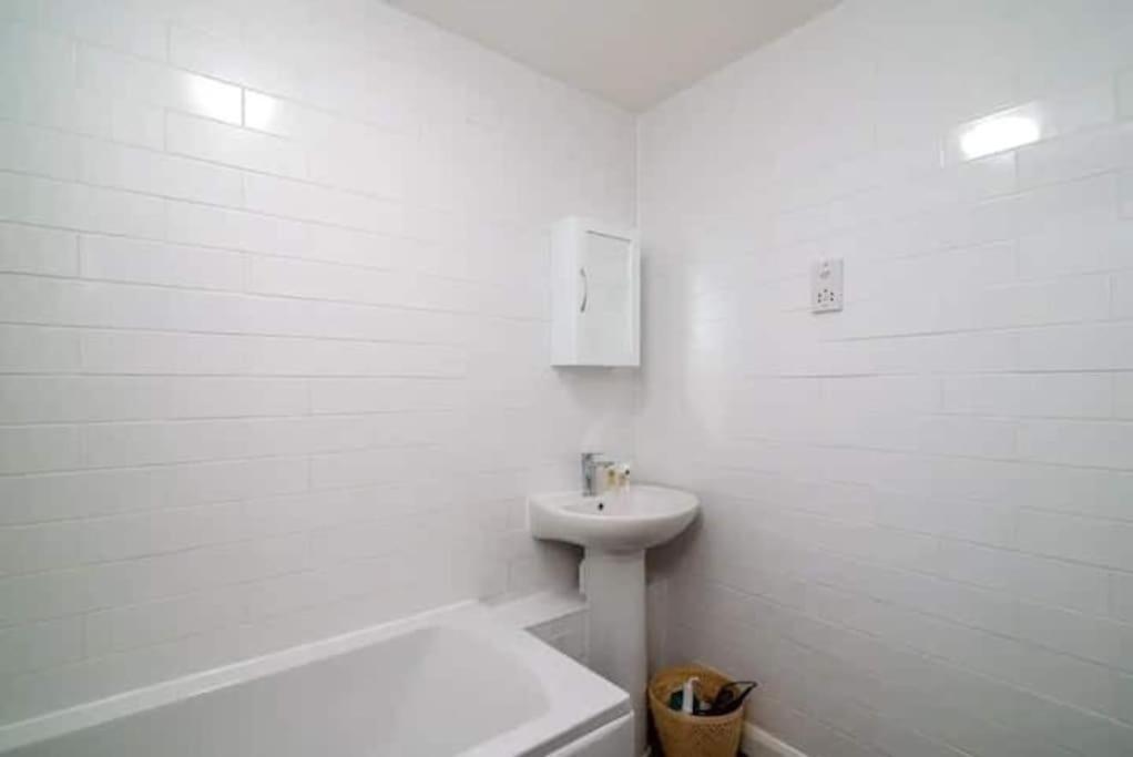 Quiet 4 Bedroom House Between Camden & Kings Cross Сasa de vacaciones Londres