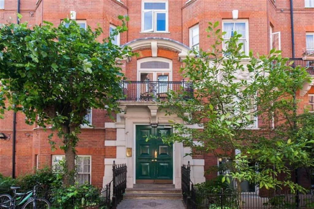 Spacious Flat In West Kensington Leilighet London