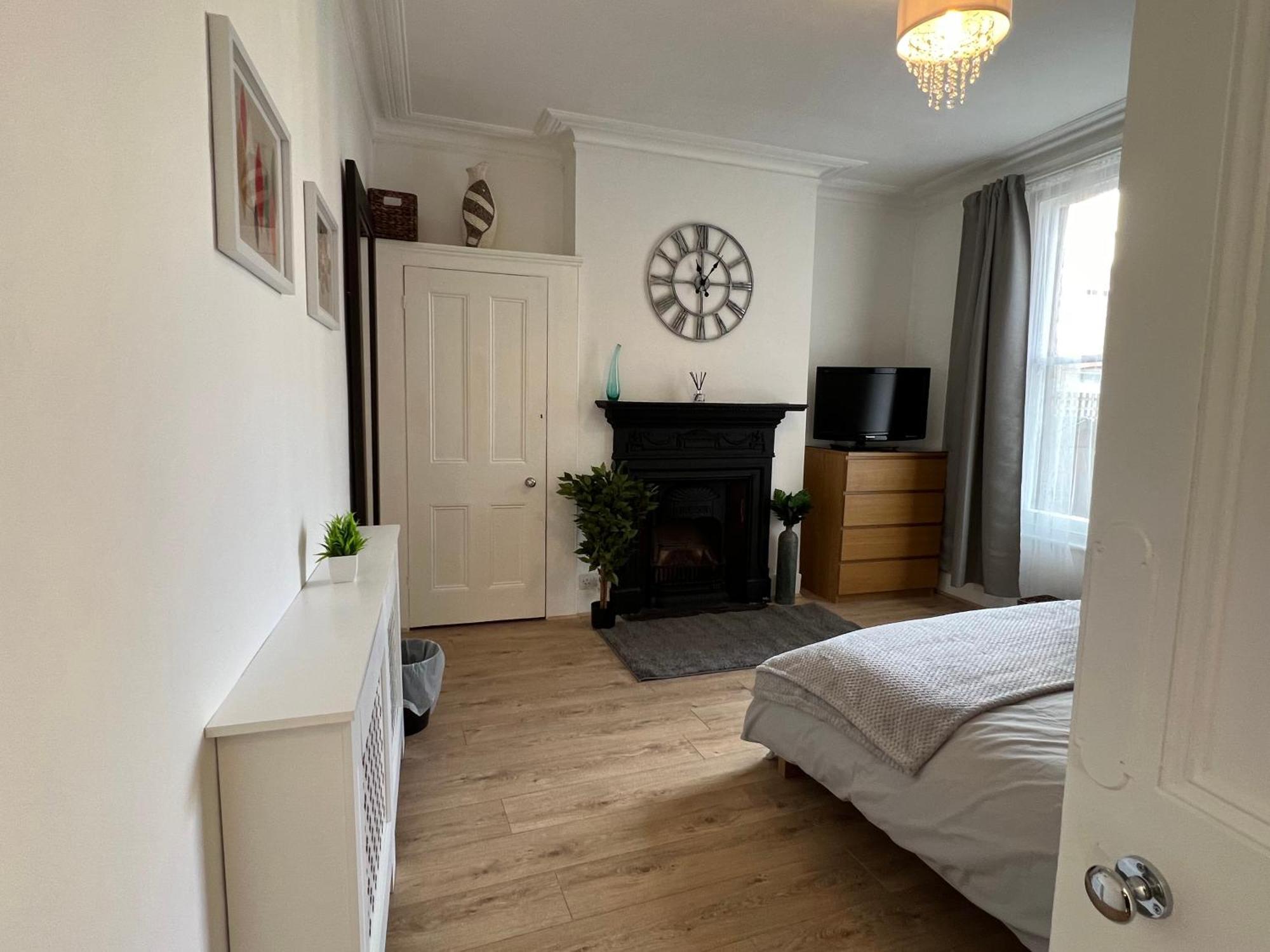 2 Bedroom Flat 10 Min Walk To Tube Apartamento