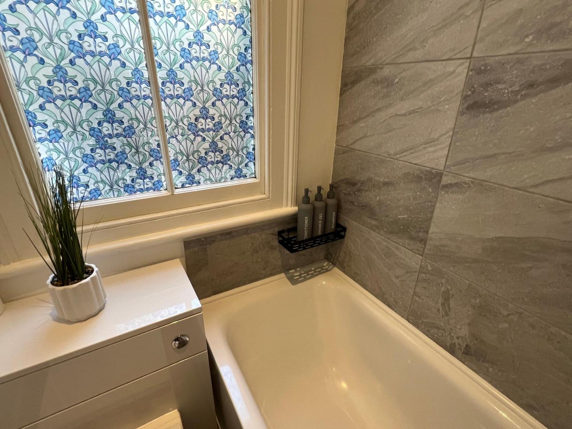 2 Bedroom Flat 10 Min Walk To Tube Apartamento Londres