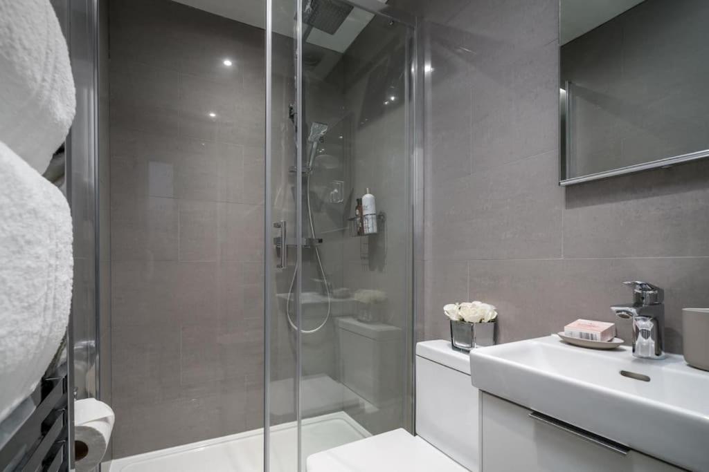 Vakantiehuis Luxury 6 Bedroom House In Star Street