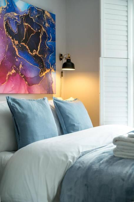 Luxury 6 Bedroom House In Star Street * Londen