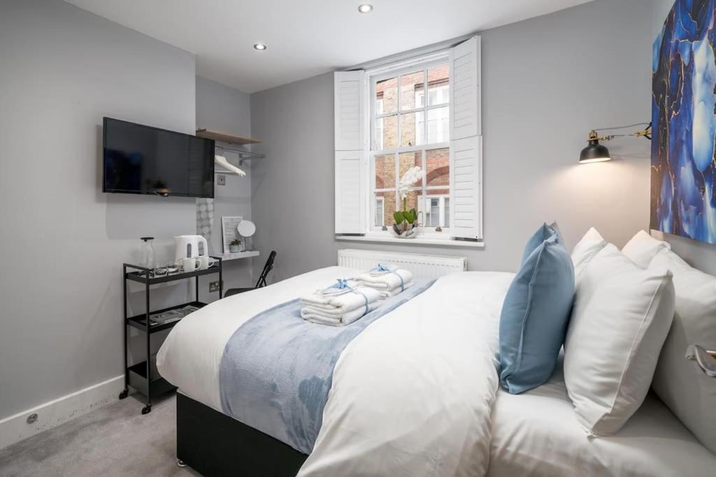 Luxury 6 Bedroom House In Star Street Londen