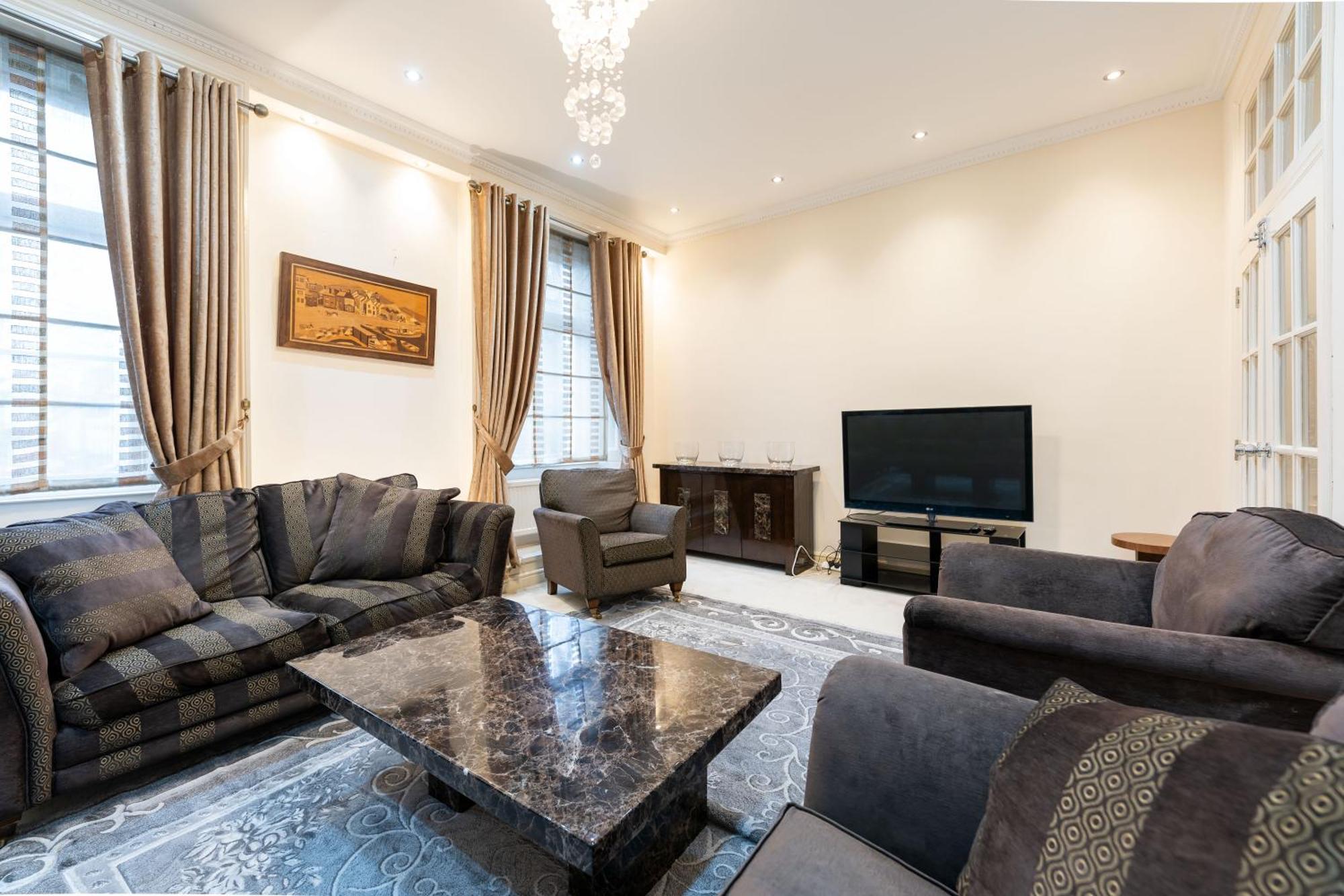 Luxury 4 Bedroom Flat In Sussex Gardens * London