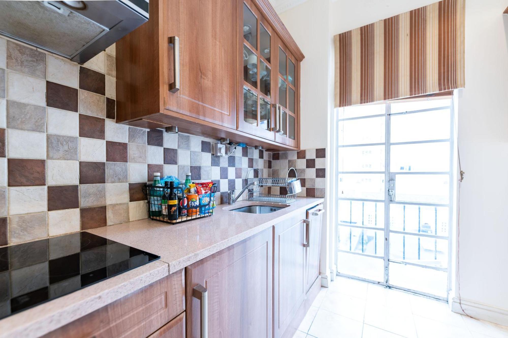 Luxury 4 Bedroom Flat In Sussex Gardens Apartment London
