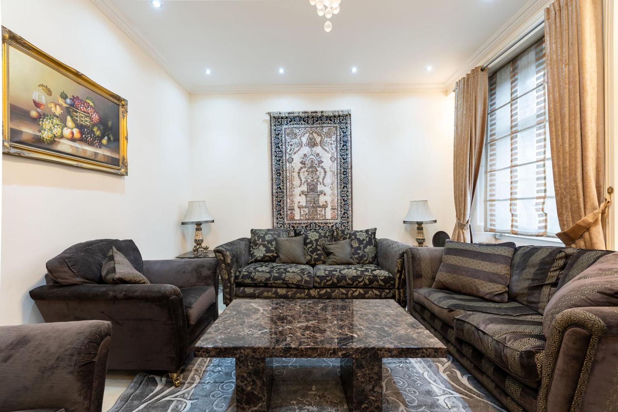 Luxury 4 Bedroom Flat In Sussex Gardens Apartment London
