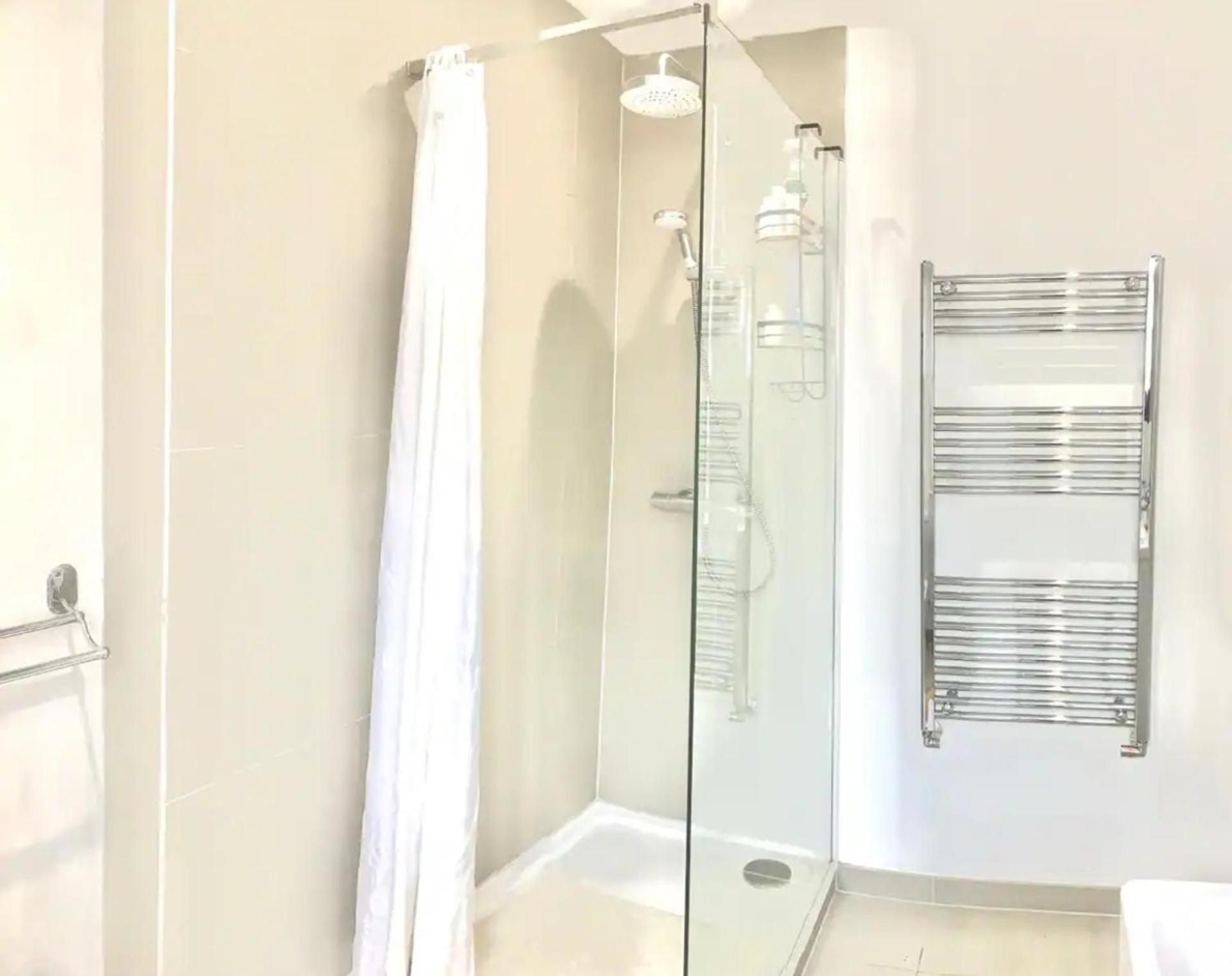 Beautiful 1 Bed Mayfair England Apartment *