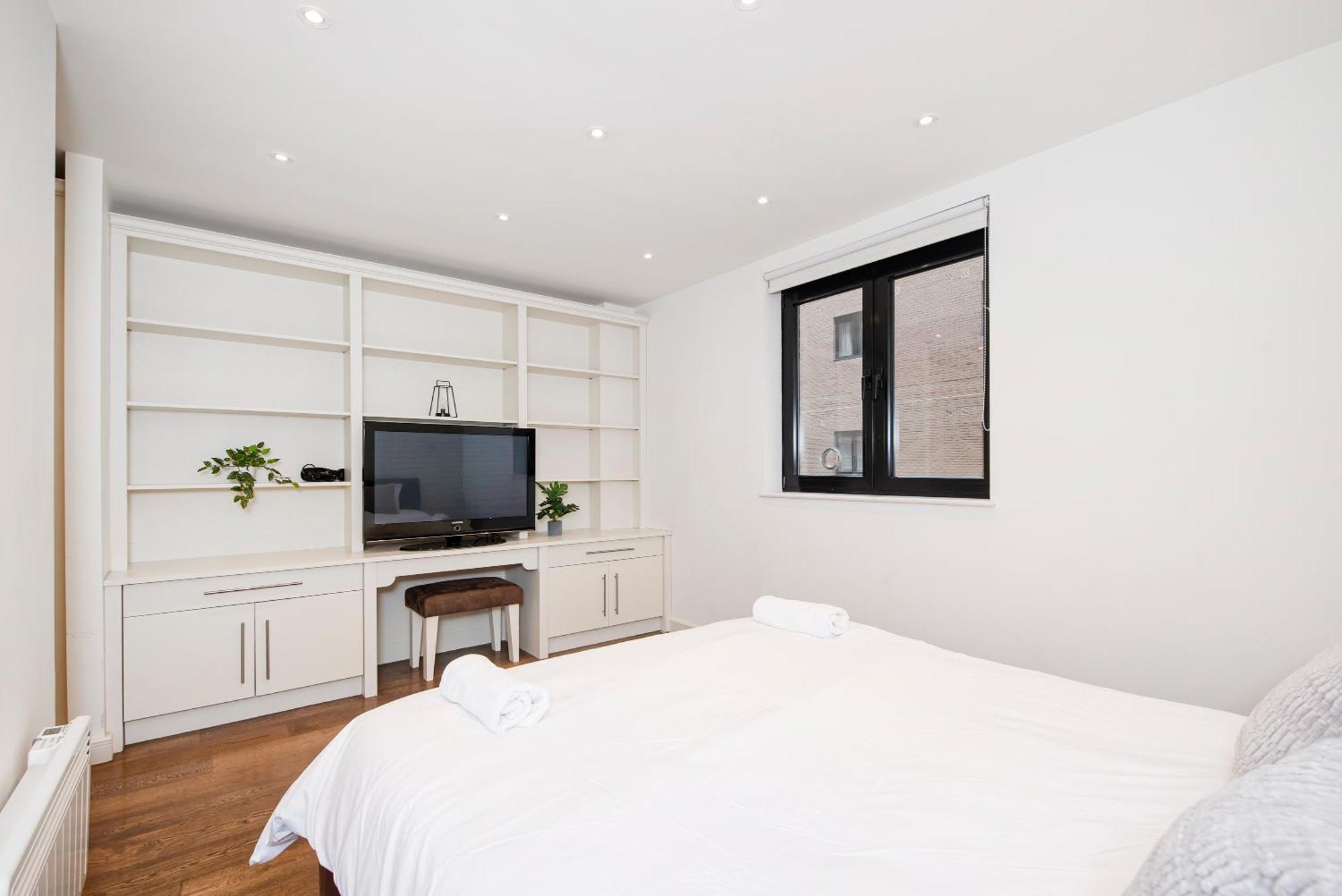 2 Bed Maissonette * London