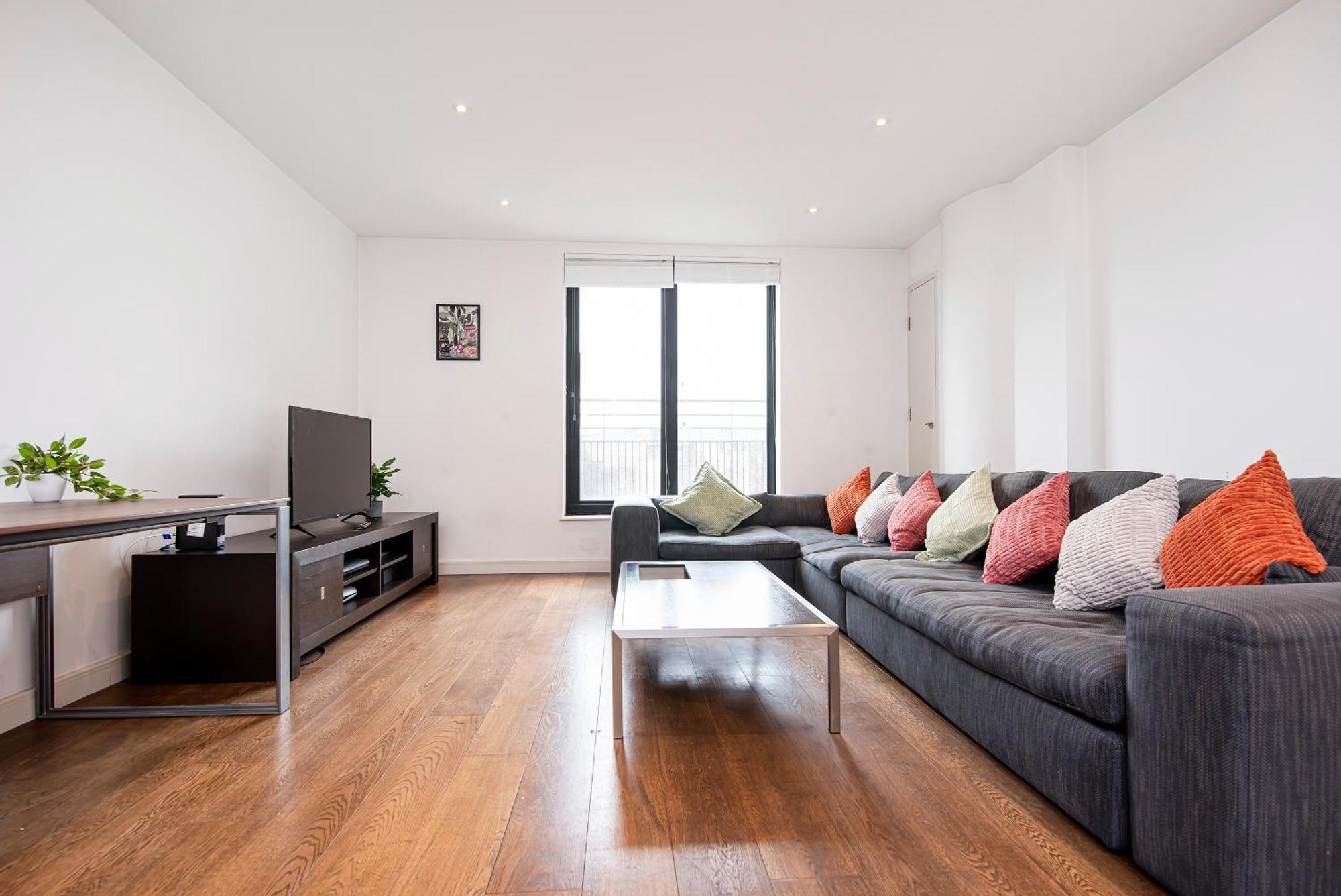 2 Bed Maissonette Apartment London