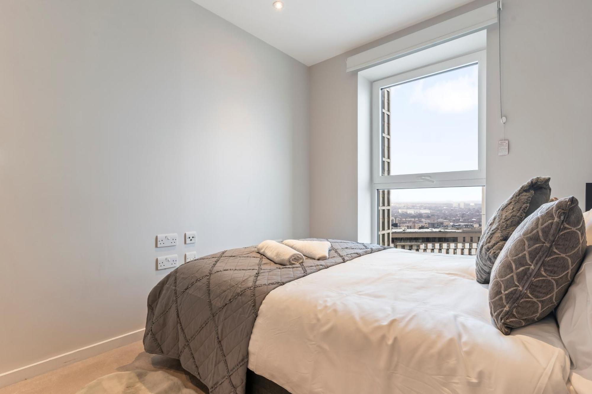 Elegant 2br Flat On 20th Floor Near Many Attractions Apartment London