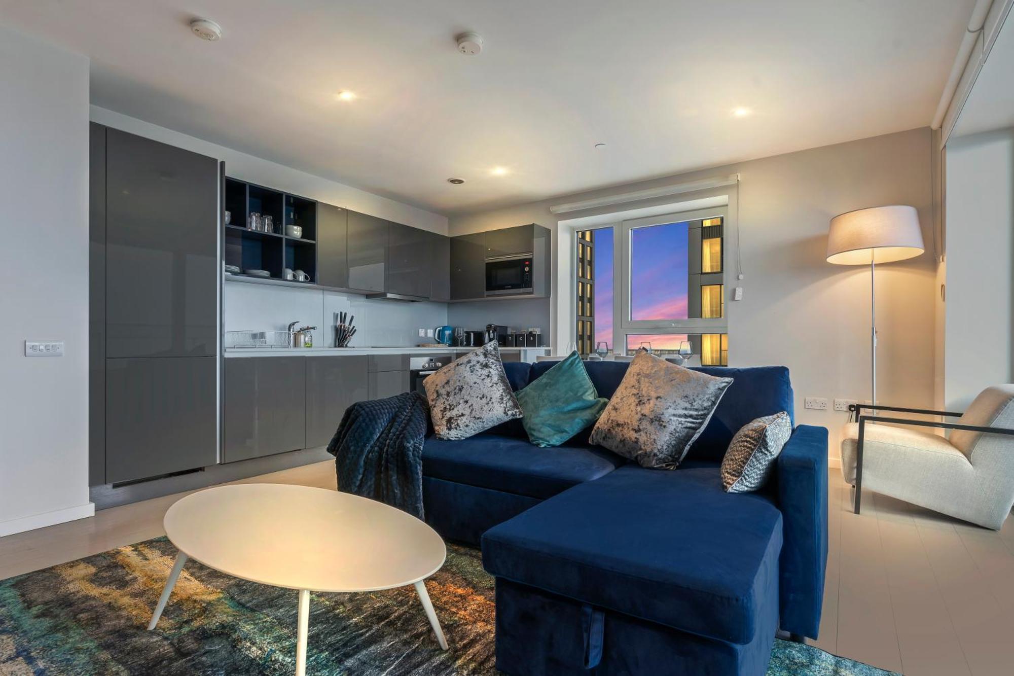 Elegant 2br Flat On 20th Floor Near Many Attractions *