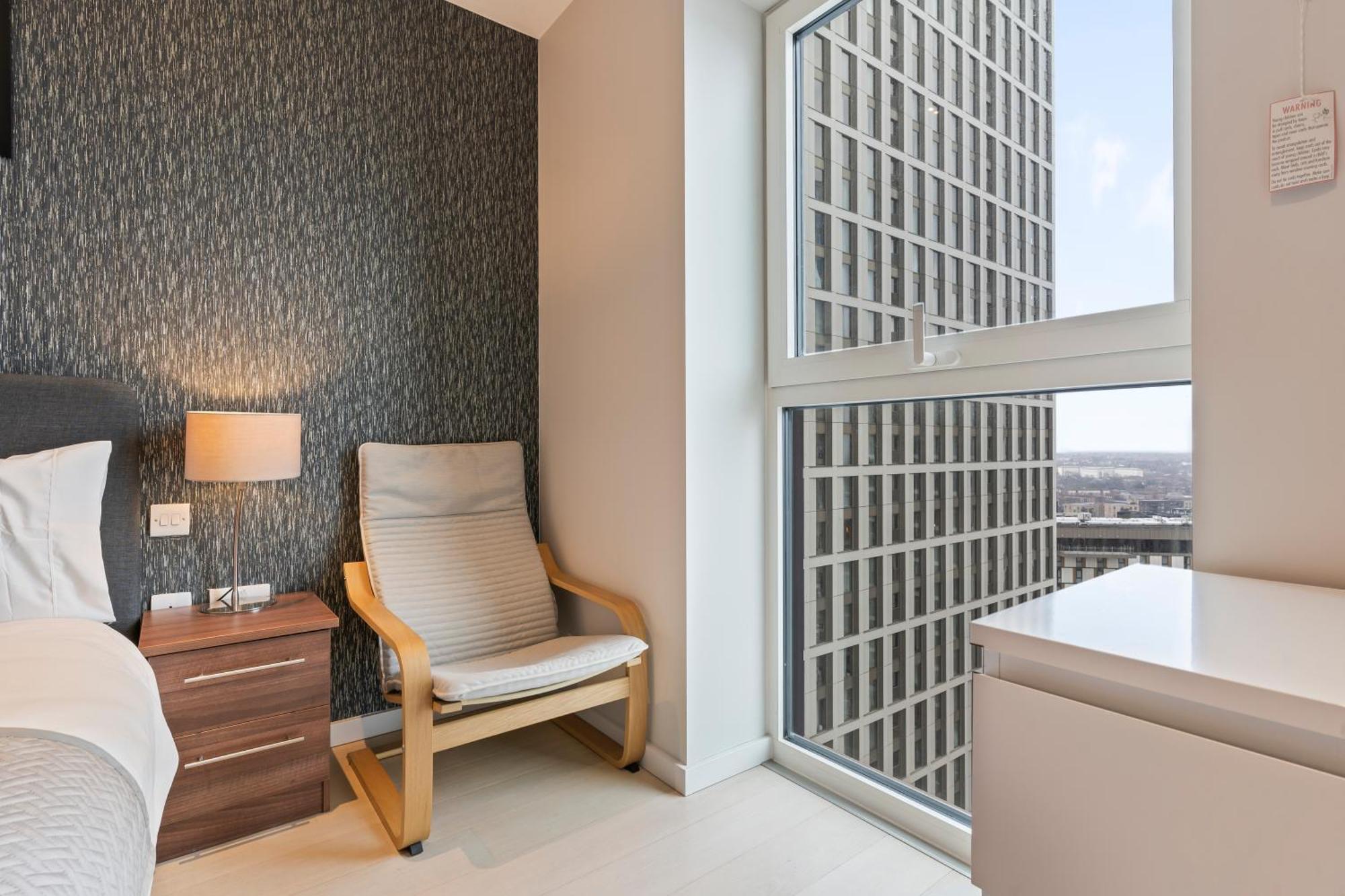 Elegant 2br Flat On 20th Floor Near Many Attractions London