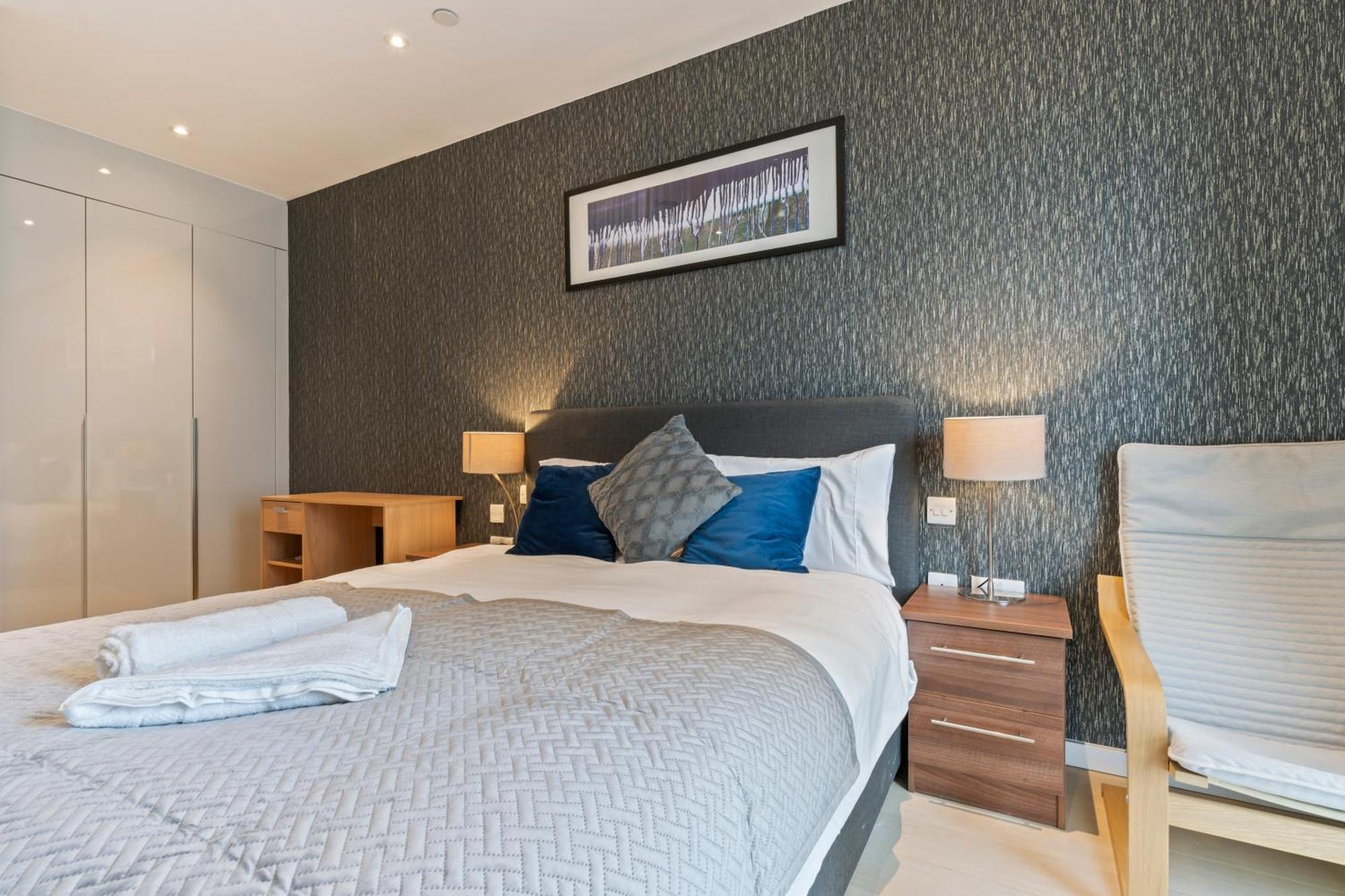 Elegant 2br Flat On 20th Floor Near Many Attractions *