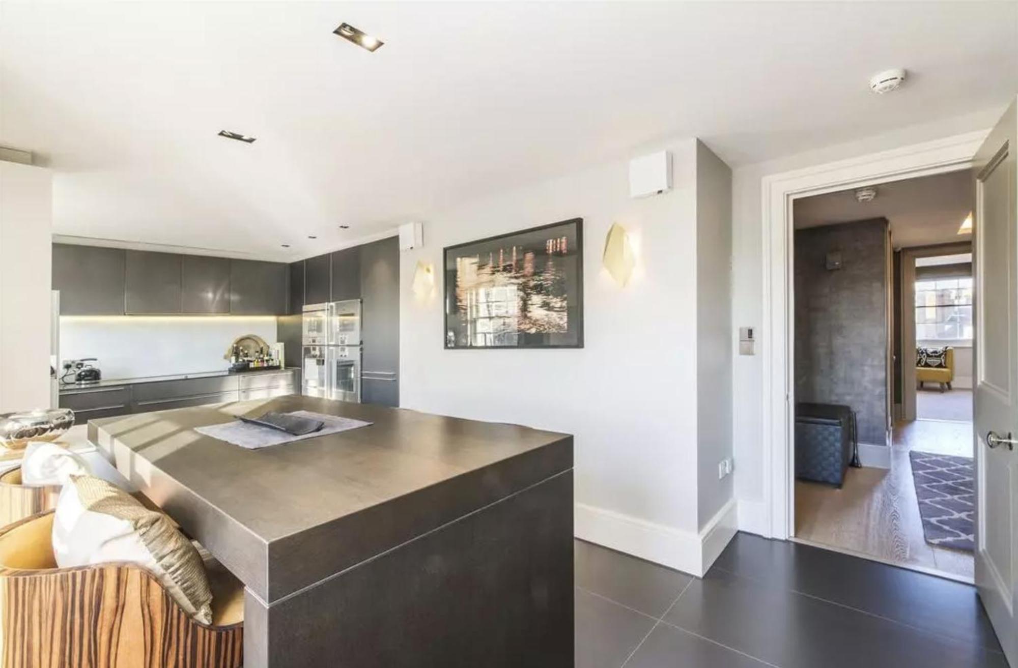 Penthouse With A View *