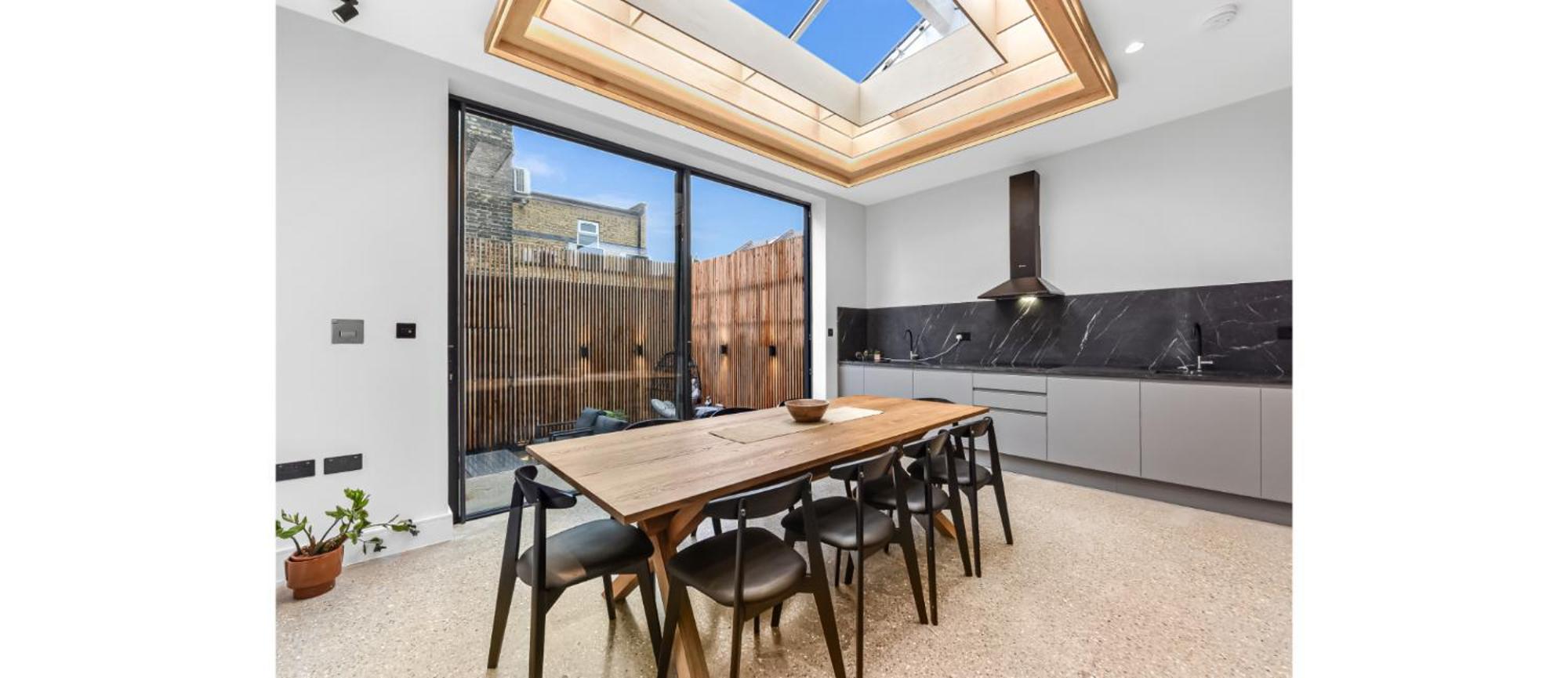 Luxury Abode: 5-bed Haven Ideal For Big Groups! London