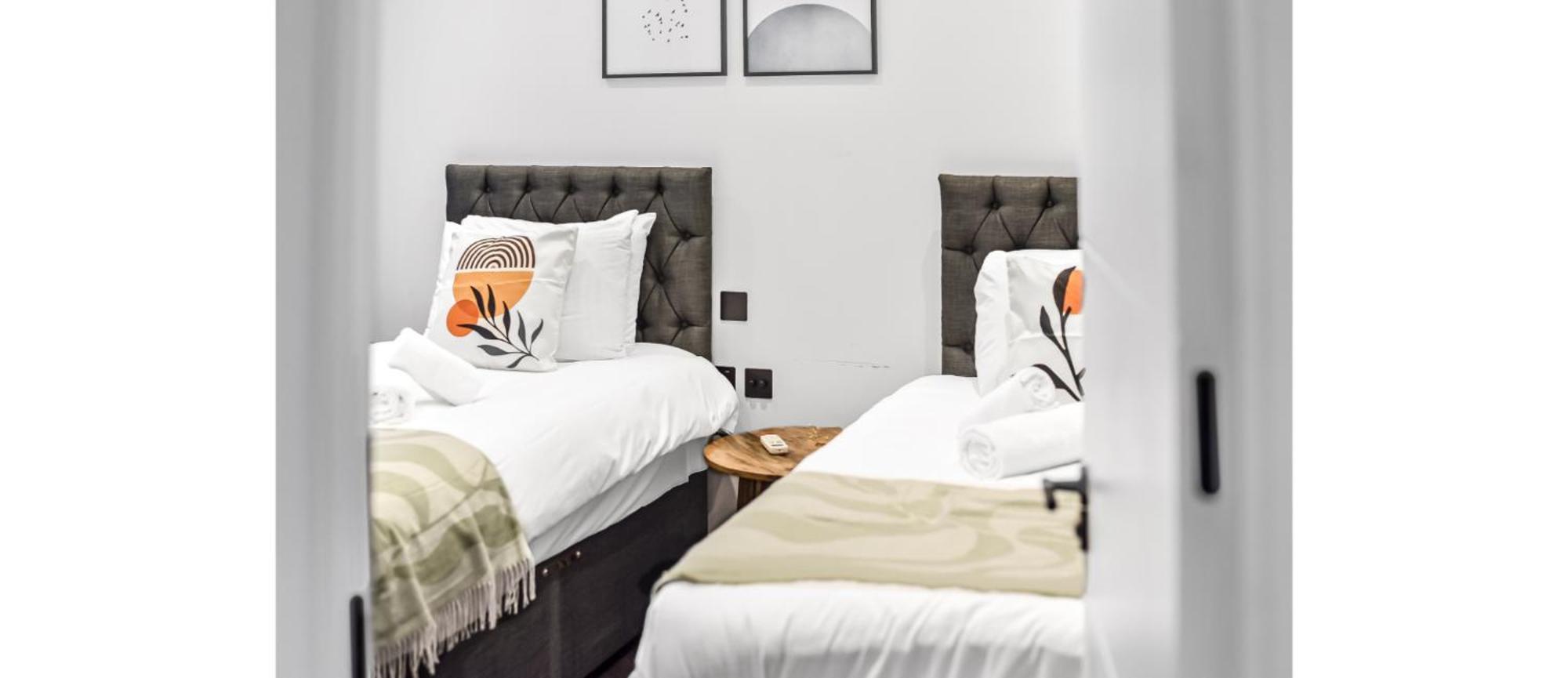 Luxury Abode: 5-bed Haven Ideal For Big Groups! Apartment