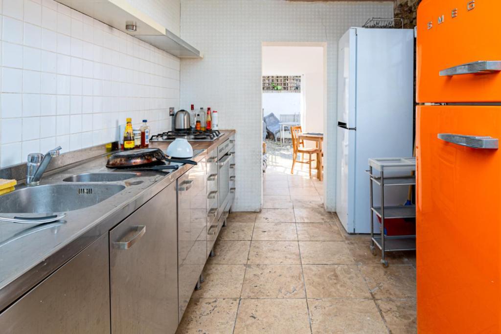Gasthuis Refurbished Double Bedroom