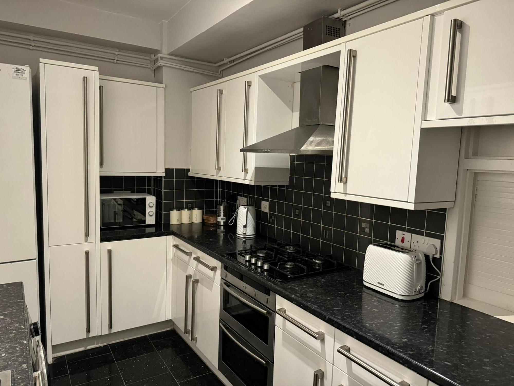 Flat In London's Primrose Hill Apartment
