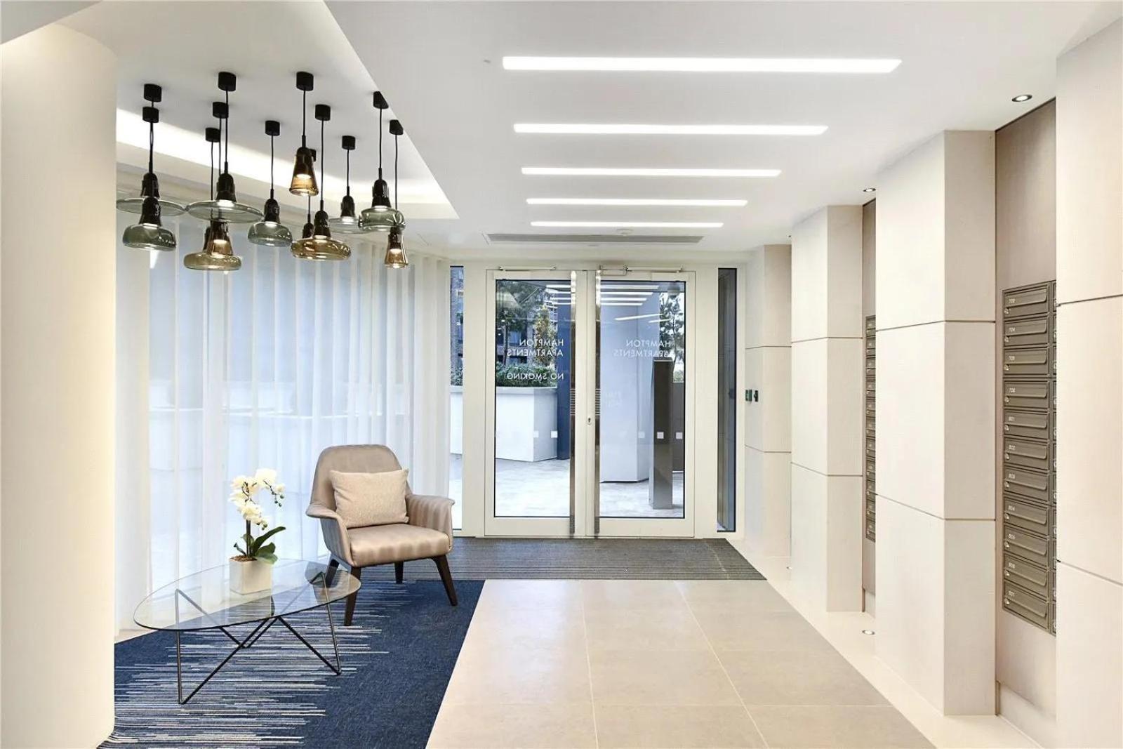 Luxury 1 Bed With Balcony London