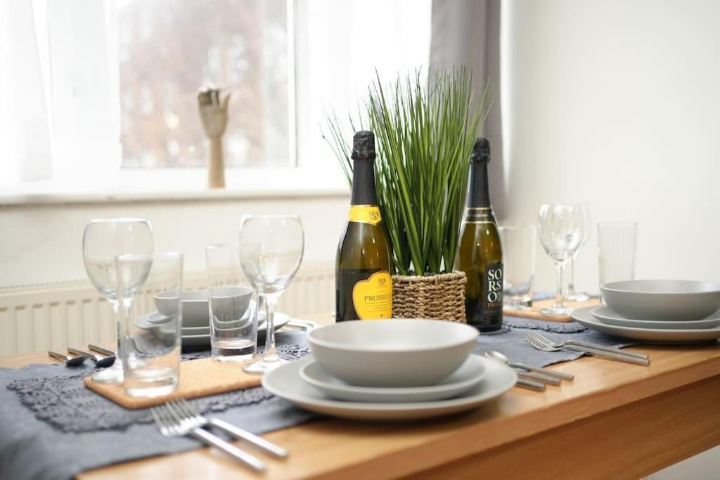 Oasis Flat With High-speed Broadband And Free Parking Apartment *