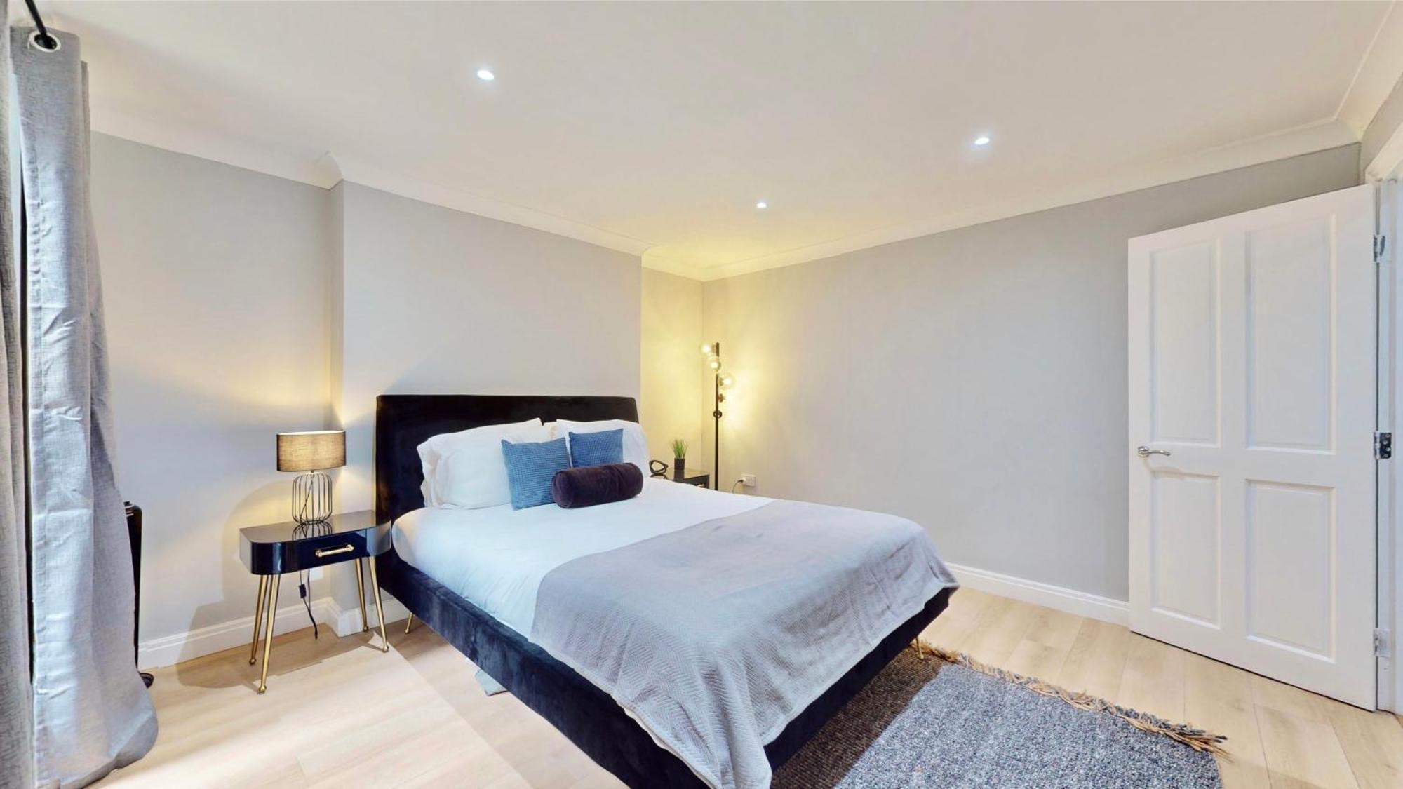 Tube & Notting Hill Nearby - Garden Flat Haven * London