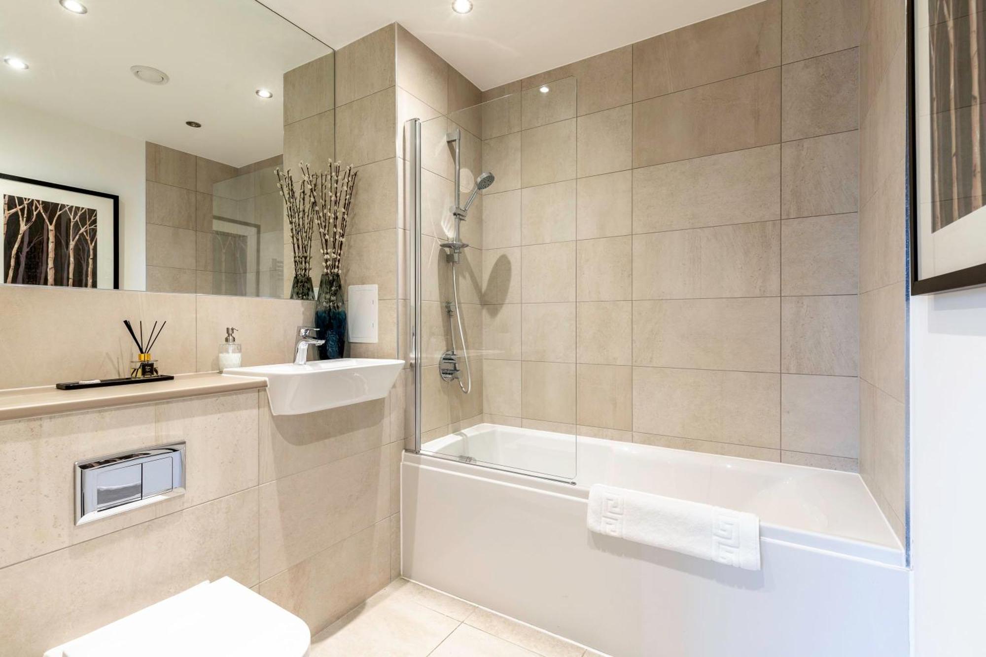 Showroom Splendour, Luxe Elegance Apartment *