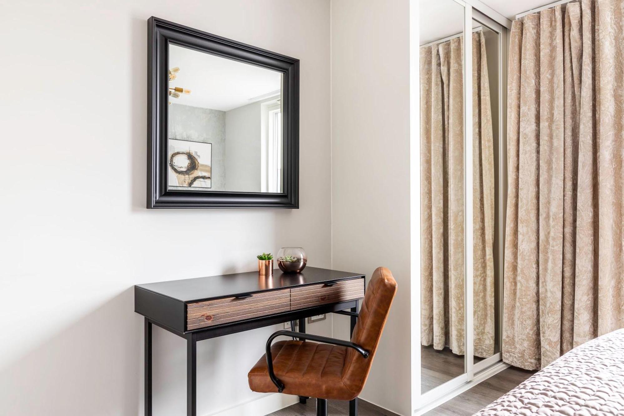 Apartment Showroom Splendour, Luxe Elegance *