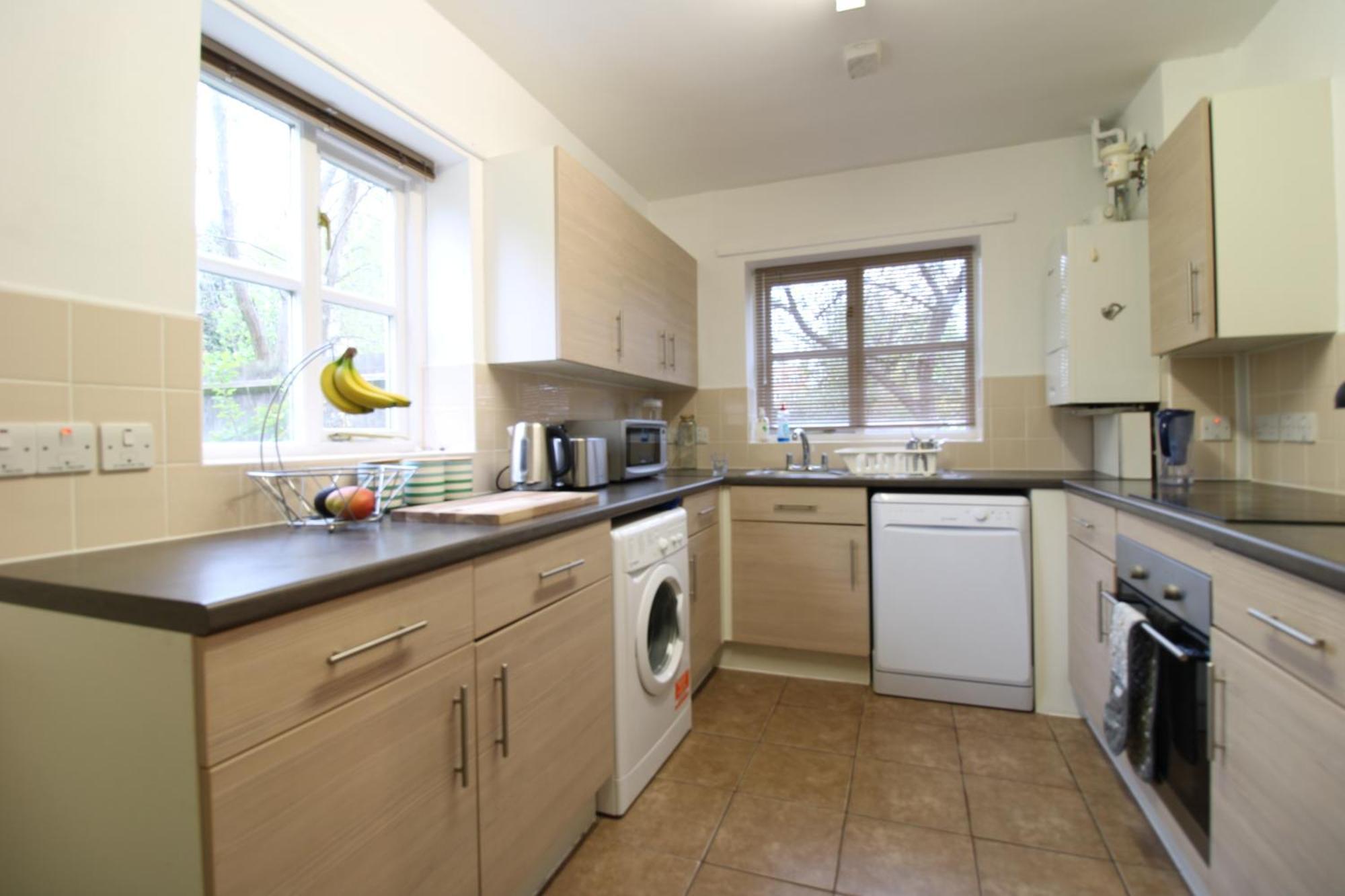 Immaculate Near Nine Elms & Battersea * London