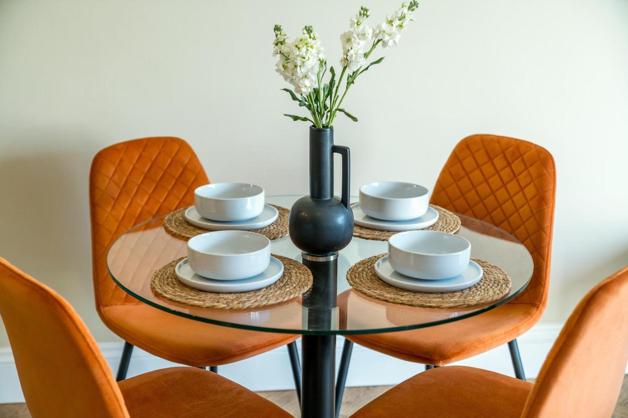 5 Star - Stylish 2 Bed In -excel, Airport Ferienhaus