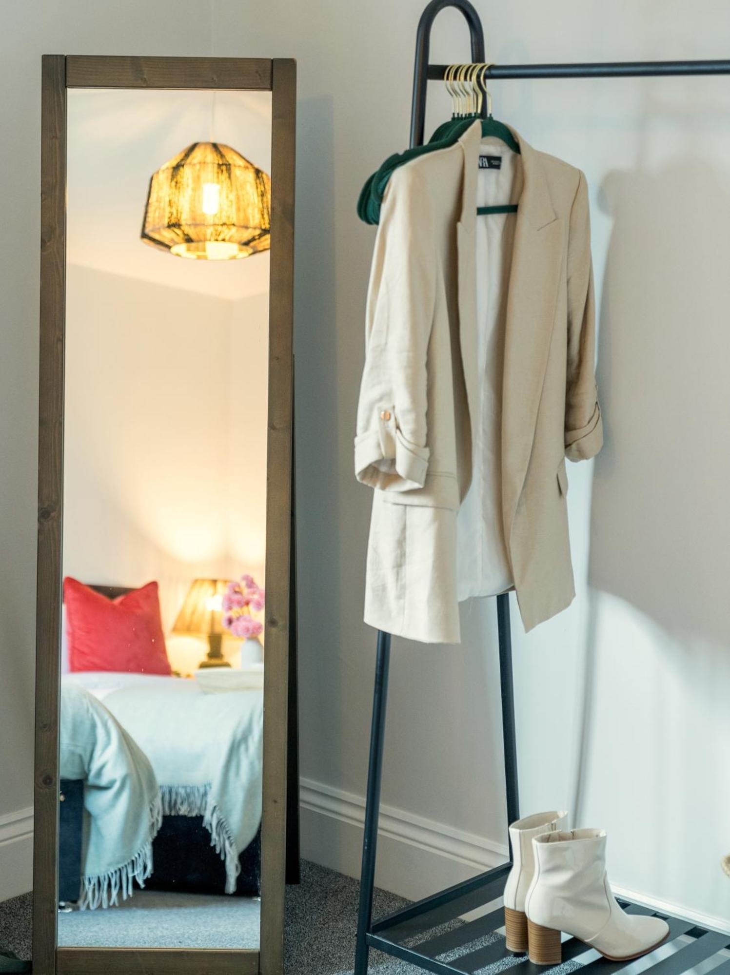 5 Star - Stylish 2 Bed In -excel, Airport Ferienhaus London