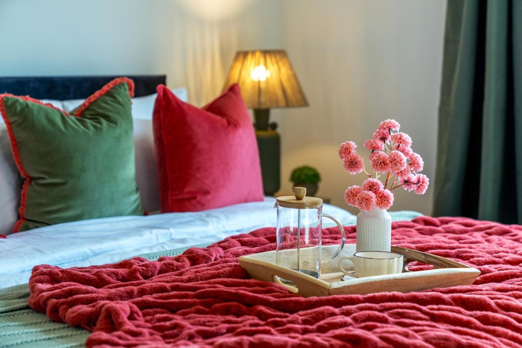 Ferienhaus 5 Star - Stylish 2 Bed In -excel, Airport
