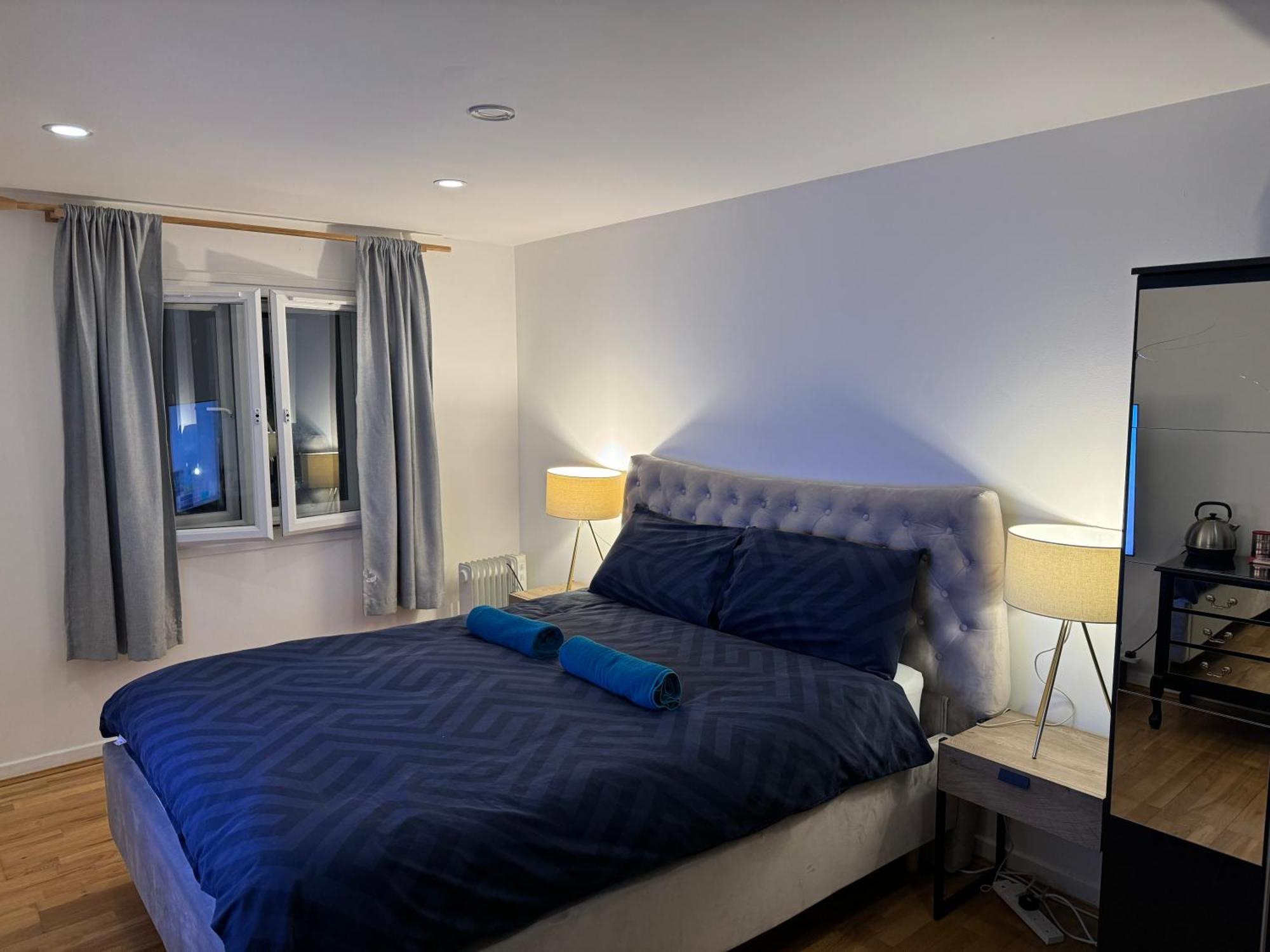Specious Double With King Size Bed Privatunterkunft London