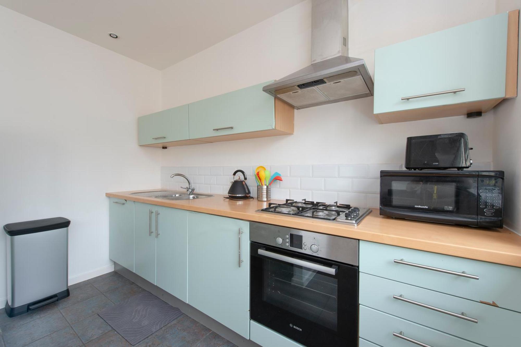 Modern Luxury By Bow Road Station Apartment *