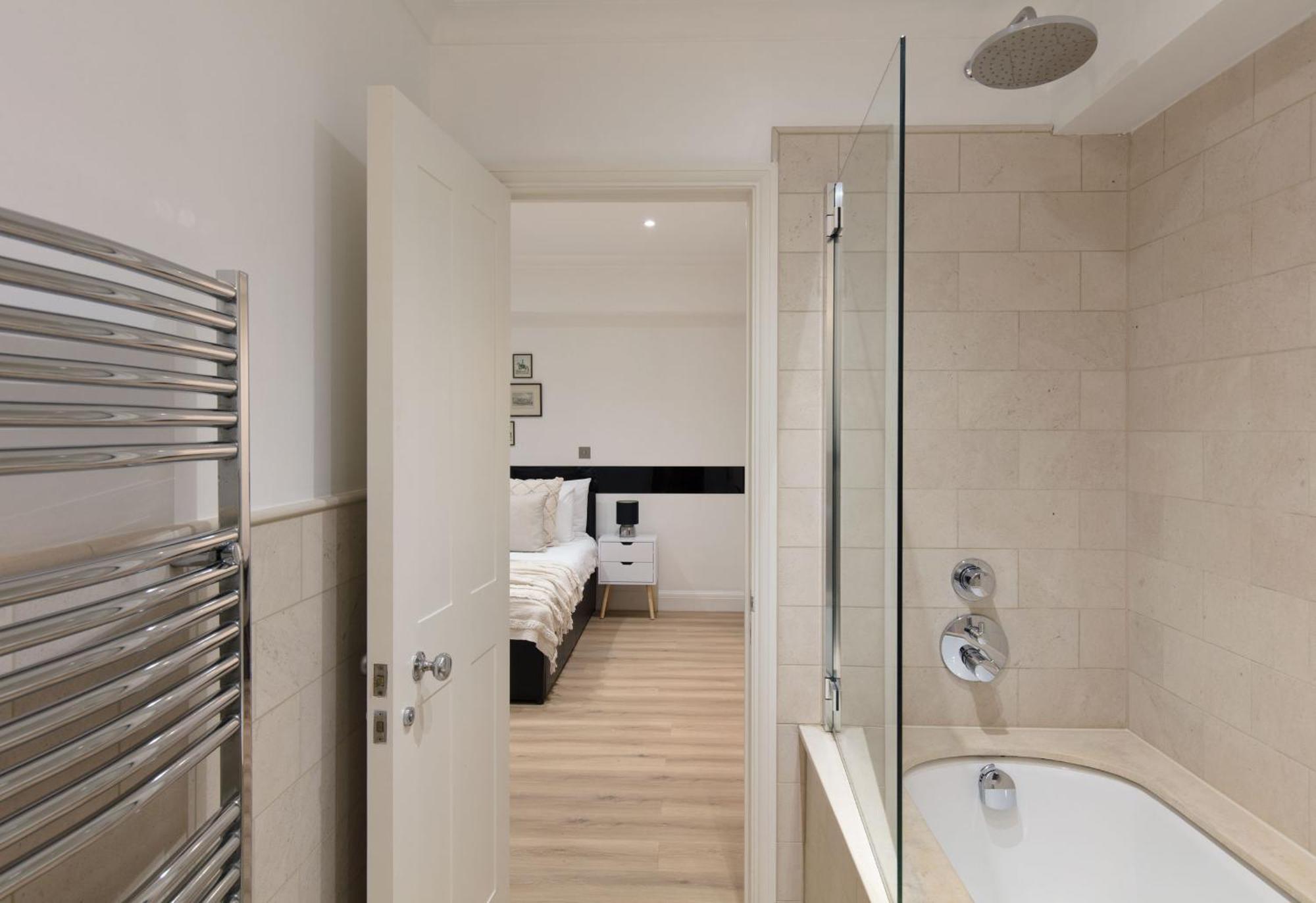 Spacious Quiet 4bedrooms 6beds House With Private Garage 5min Walk To Paddington Station Feriehus