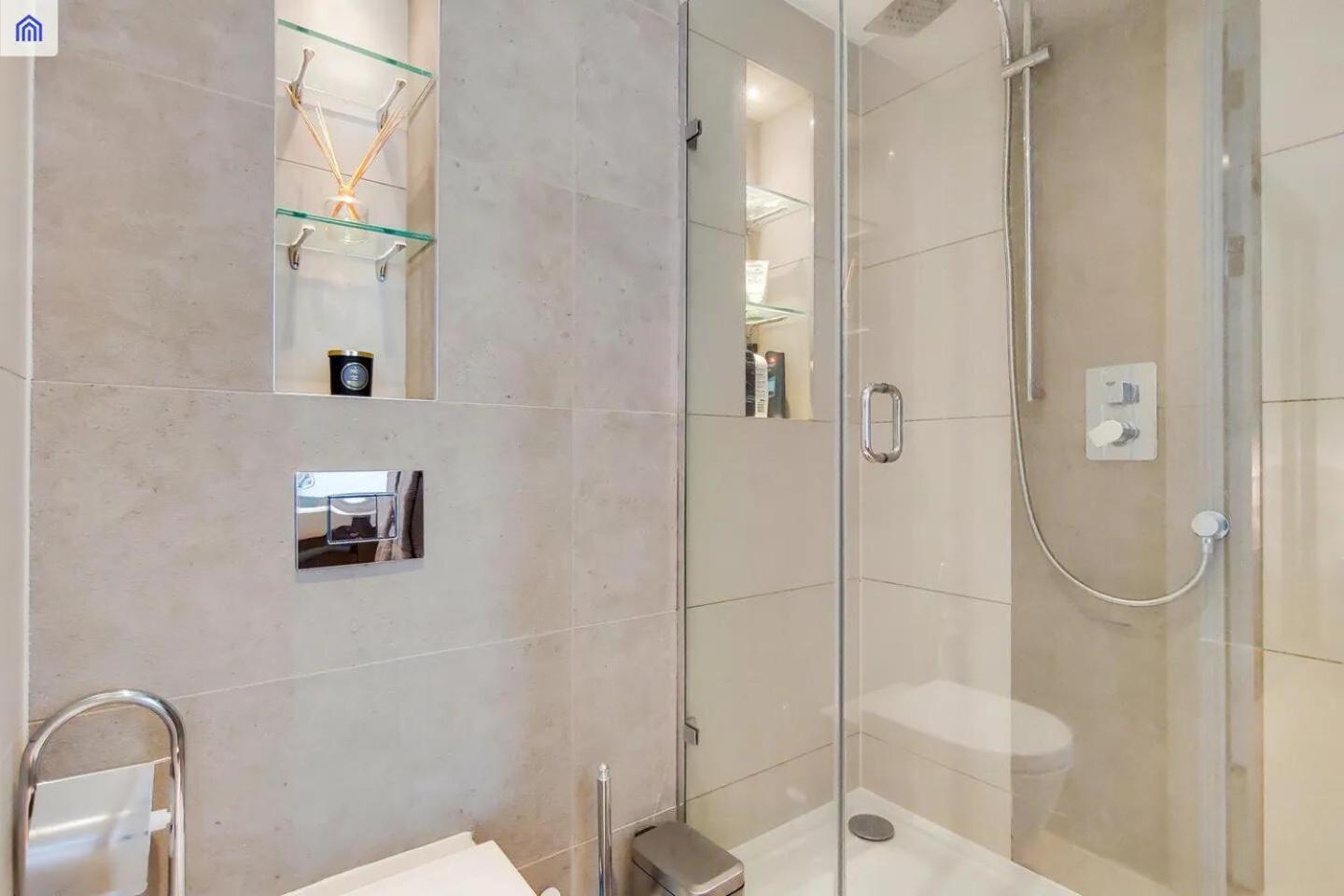 Luxury 1 Bed With Balcony * London